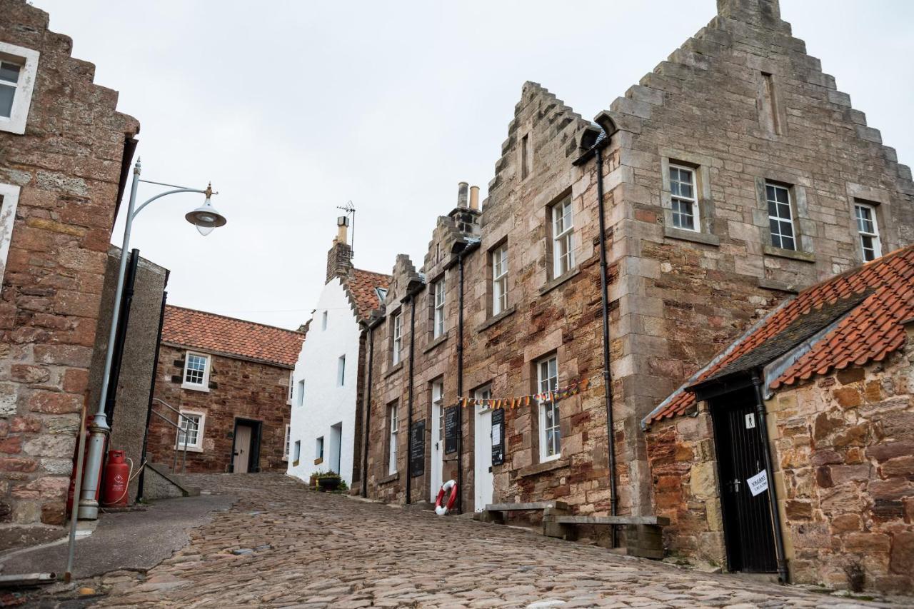 Apartment Courtyard At Crail